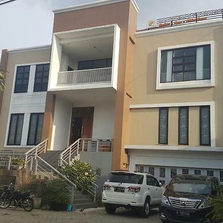Bintara Jaya Guest house Bekasi Extérieur photo